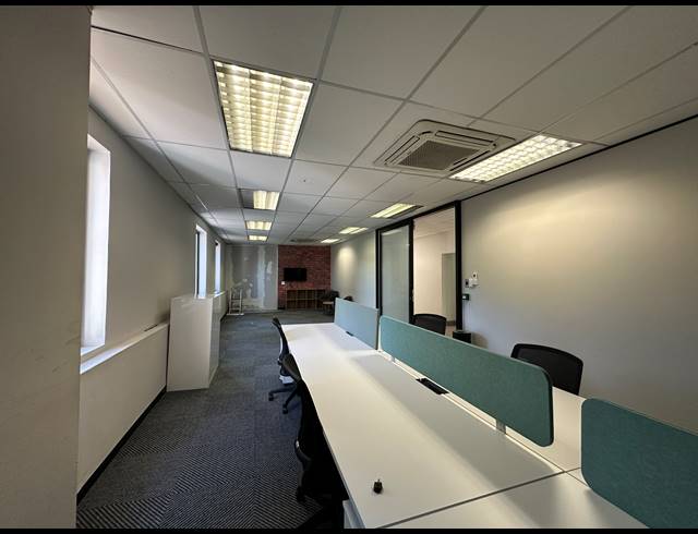 74M² OFFICE TO LET IN SANDTON CENTRAL